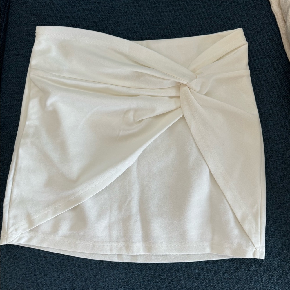 Shein White Mini Skirt Size Small